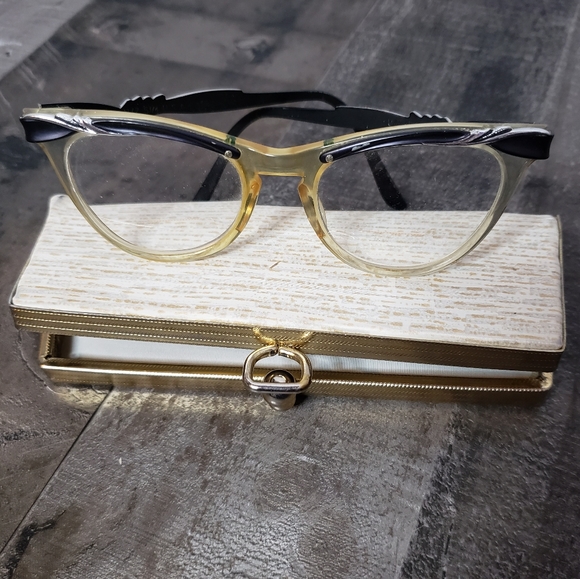 Vintage Accessories - Vintage 50s Cat Eye Glasses + Case